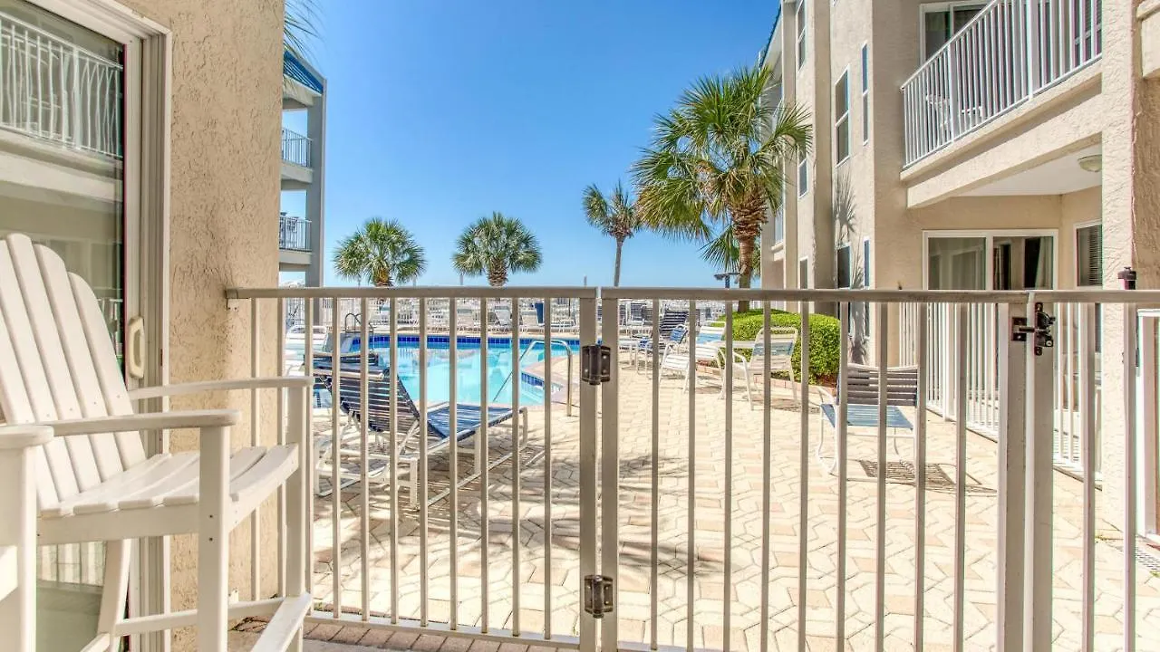 Holiday home Poolside Villas 106 - Updated Beachfront Condo On Holiday Isle In Destin