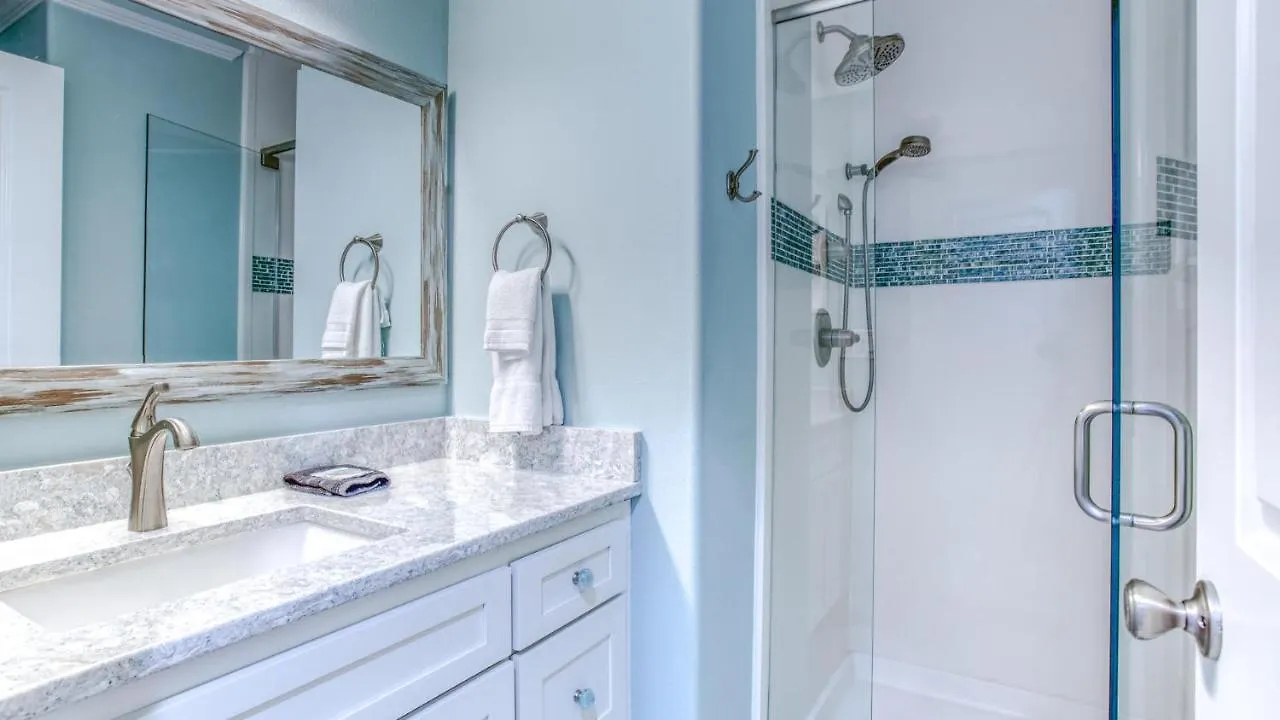 Holiday home Poolside Villas 106 - Updated Beachfront Condo On Holiday Isle In Destin