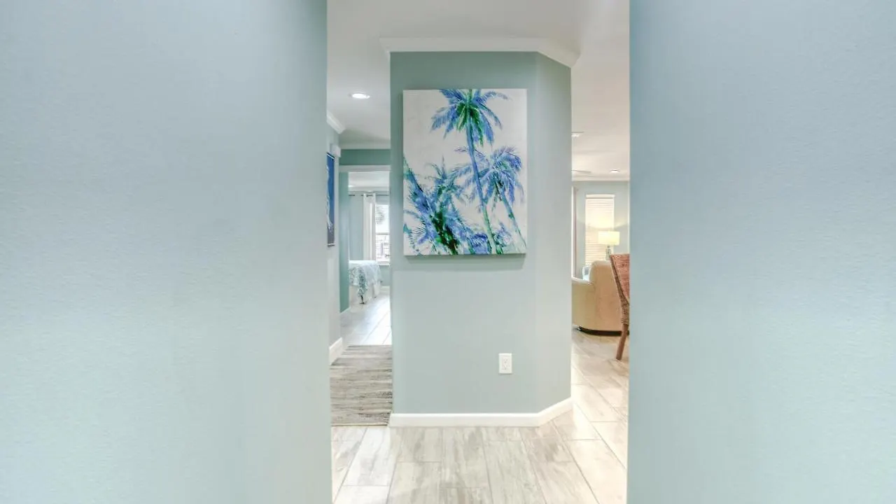 Poolside Villas 106 - Updated Beachfront Condo On Holiday Isle In Destin