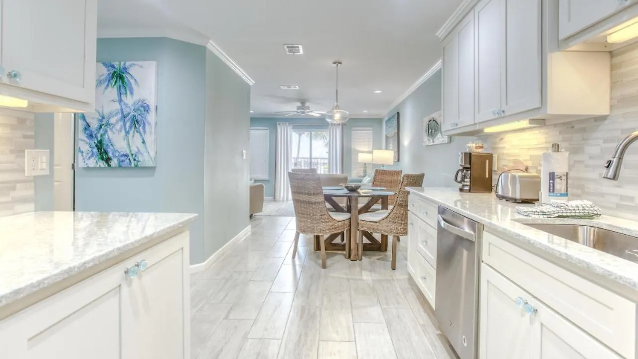 Poolside Villas 106 - Updated Beachfront Condo On Holiday Isle In Destin Holiday home