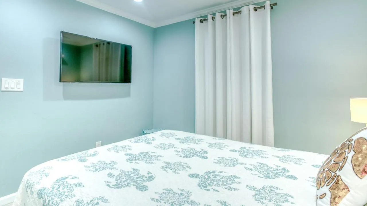 Holiday home Poolside Villas 106 - Updated Beachfront Condo On Holiday Isle In Destin