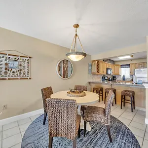 Holiday home On The Gulf 403 - Is A Beautiful Front With A Great View Of The Gulf, Destin